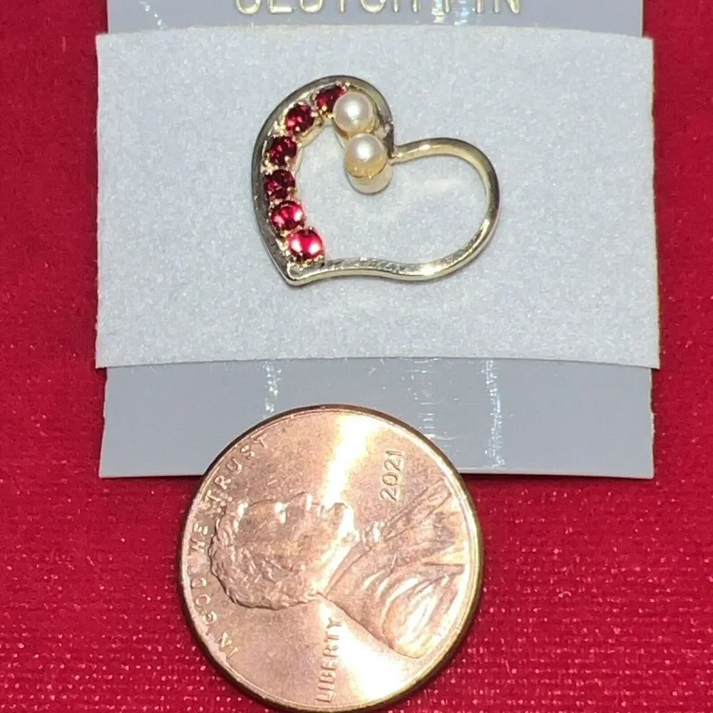 Vintage Passport‎ Boutique Heart Clutch Pin Costume Jewelry